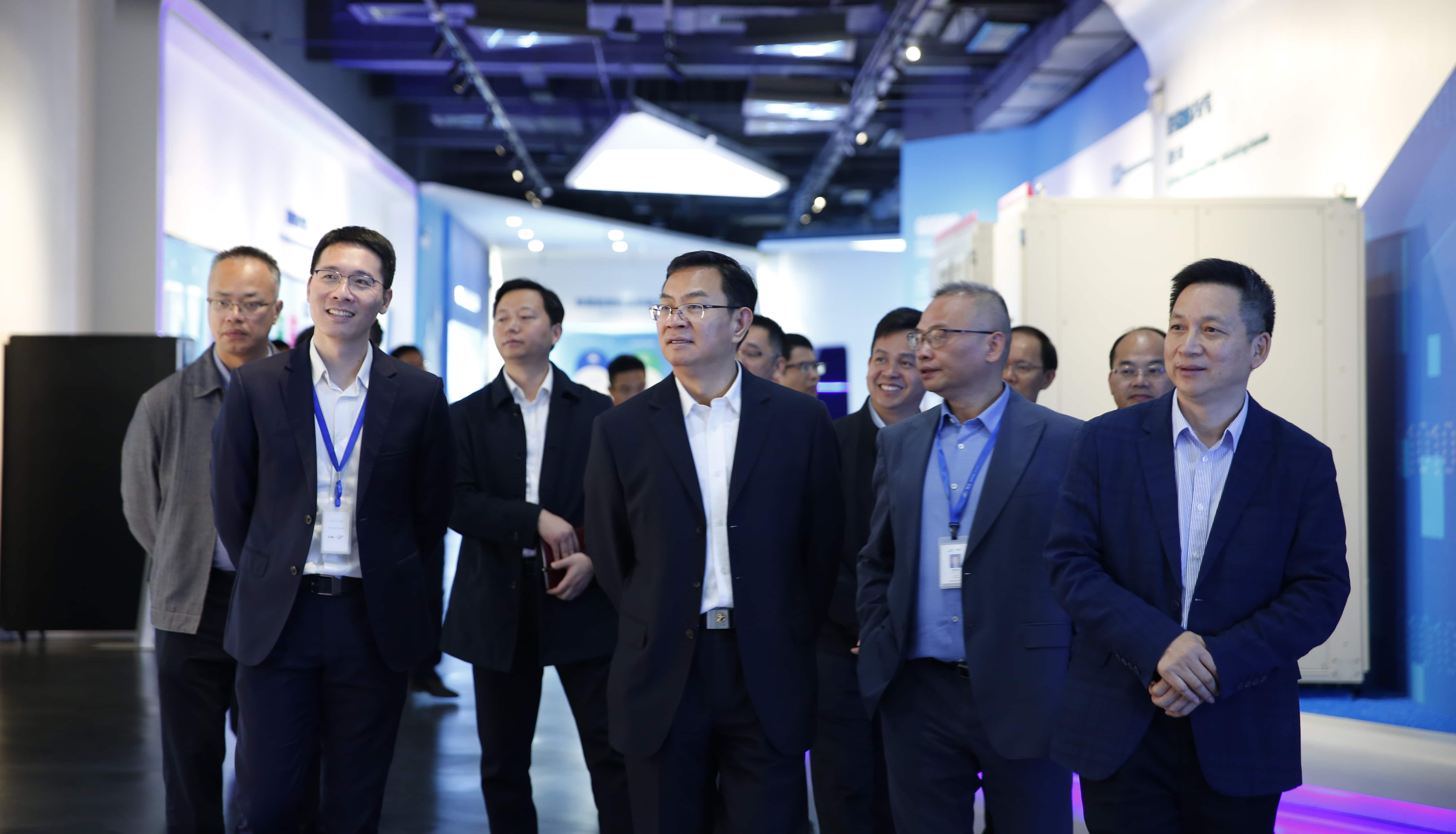 茂名市市长王雄飞率队莅临智光电气考察，共商产业合作新机遇